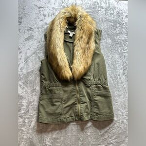 Vintage America Olive Green Sleeveless Jacket with detachable Faux Fur Collar